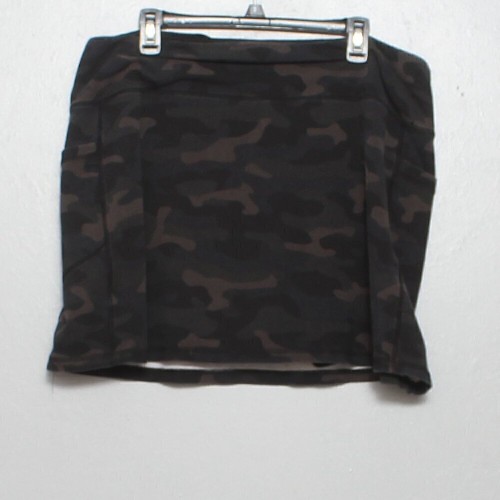 Natural Reflections black camo mini skirt skort